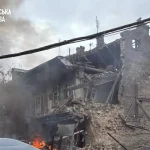 В Одесі пролунали вибухи: окупанти влучили в житловий будинок, є постраждалі