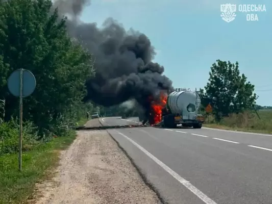 На Одещині російський удар по вантажівці-цистерні: двоє загиблих, троє поранених