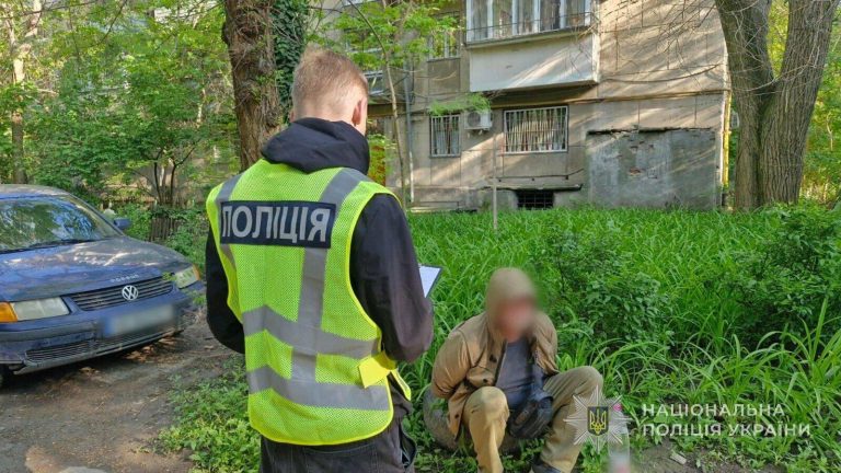 В Одесі викрили наркоторговця зі сховищем канабісу, пістолетом і 11 набоями