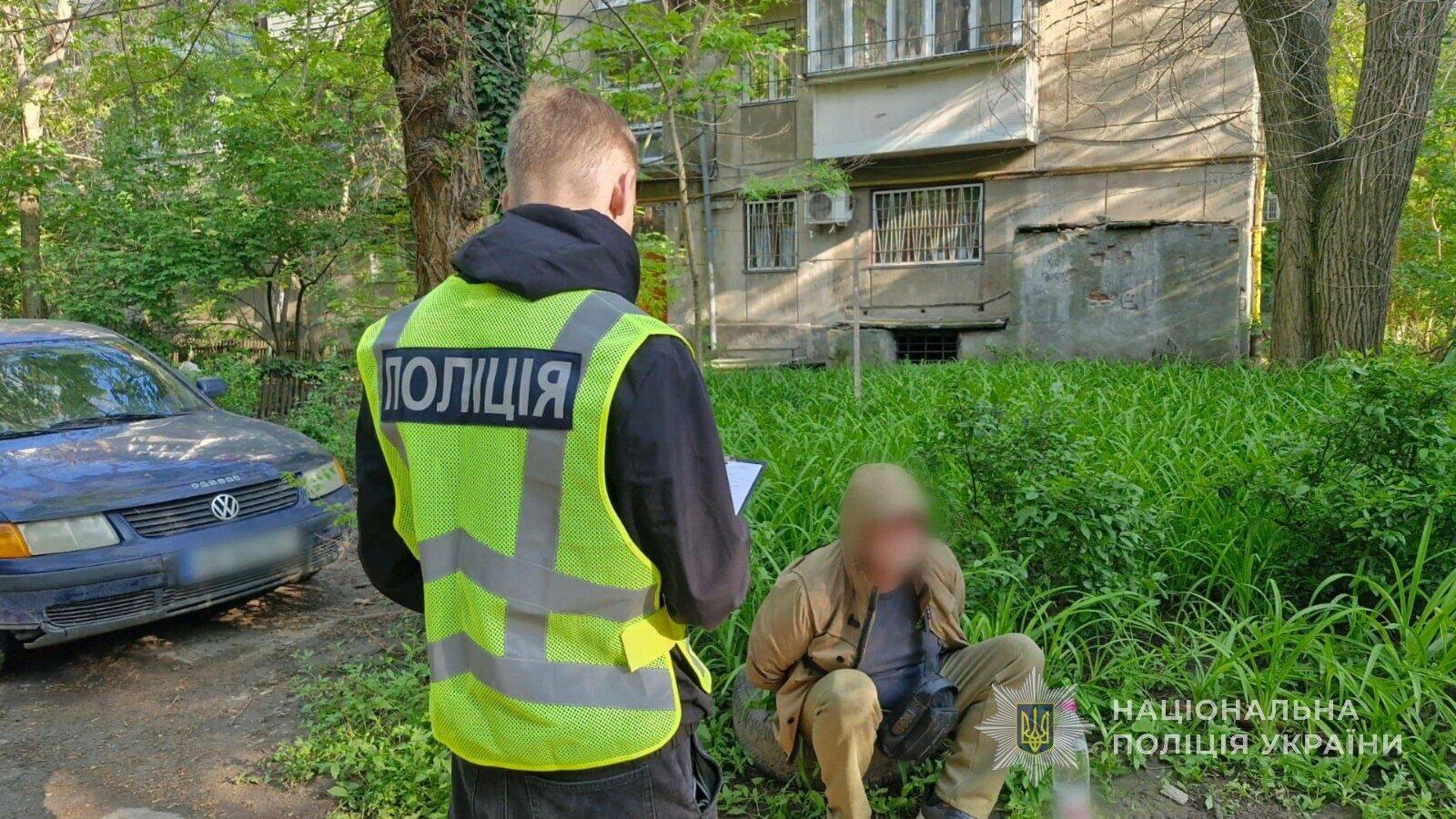 В Одесі викрили наркоторговця зі сховищем канабісу, пістолетом і 11 набоями