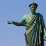 В Одесі показали, як війна зняла «броню» з пам’ятника Дюку де Рішельє