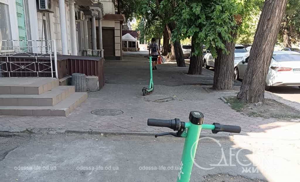 Після заборони прокату електросамокатів у Чернівцях — чи загрожує Одесі та сама доля?