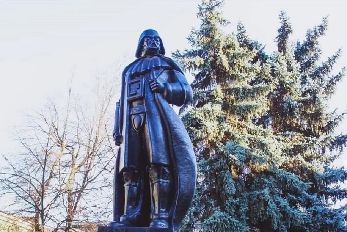 В Одесі переробили образ Дарта Вейдера, прибравши колоніальні елементи (фото)