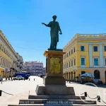 Після зняття мішків: як сьогодні виглядає пам’ятник Дюку в Одесі — фоторепортаж