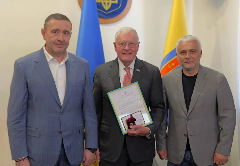 Келлог оглянув порт Одеси і зафіксував наслідки ударів РФ