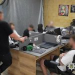 В Одесі викрили шахрайську мережу: десятки обшуків і сотні конфіскованих пристроїв