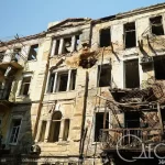 Нічний удар по центру Одеси: зруйновані будинки та спалені автомобілі у фоторепортажі