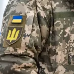 Одеський ТЦК пояснив обставини відео, де чоловік у військовій формі б’є підлітка