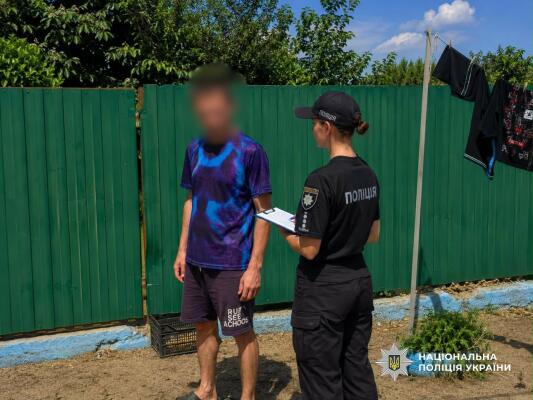 На Одещині викрили трьох злодіїв, які викрадали телефони з кухонь і гроші з сумочок