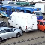 В Одесі пропонують стягувати з водіїв відшкодування за зупинку трамваїв