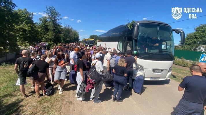 Атака на потяг в Одеській області: евакуйовано понад 500 пасажирів, серед постраждалих — дитина