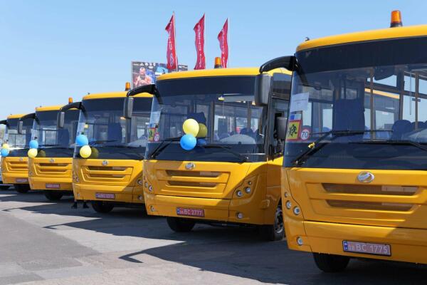 Громади Одещини отримали ще 15 шкільних автобусів
