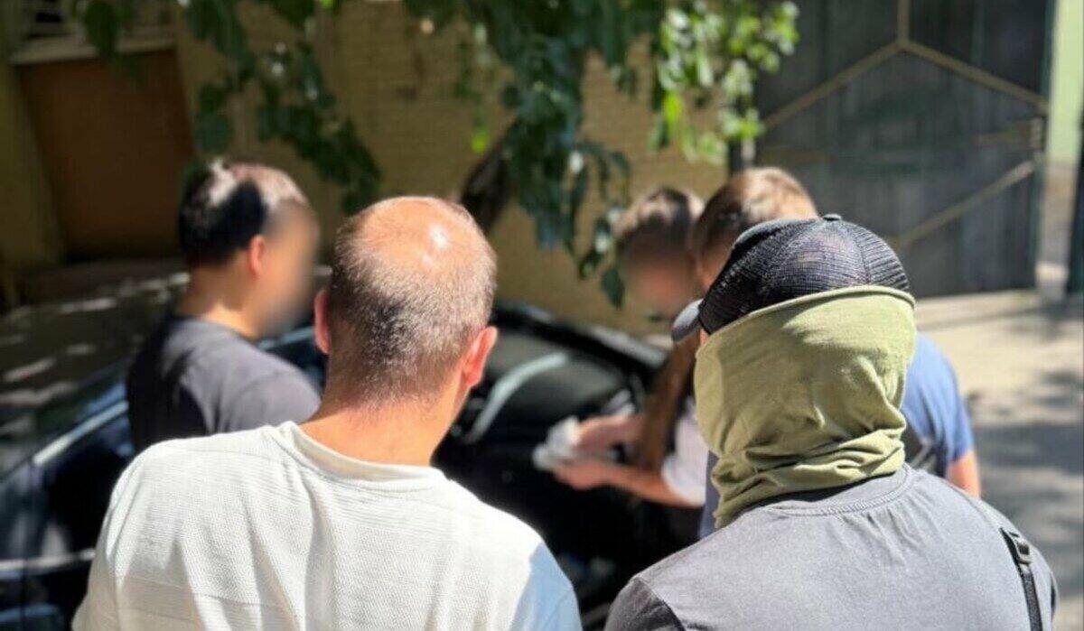Імовірний хабар: посадовця одеського коледжу підозрюють у вимаганні $1000 від абітурієнта за вступ