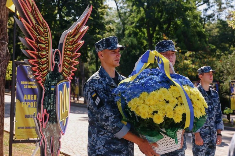 В Одесі на Алеї Героїв увіковічнили ще 48 імен полеглих захисників