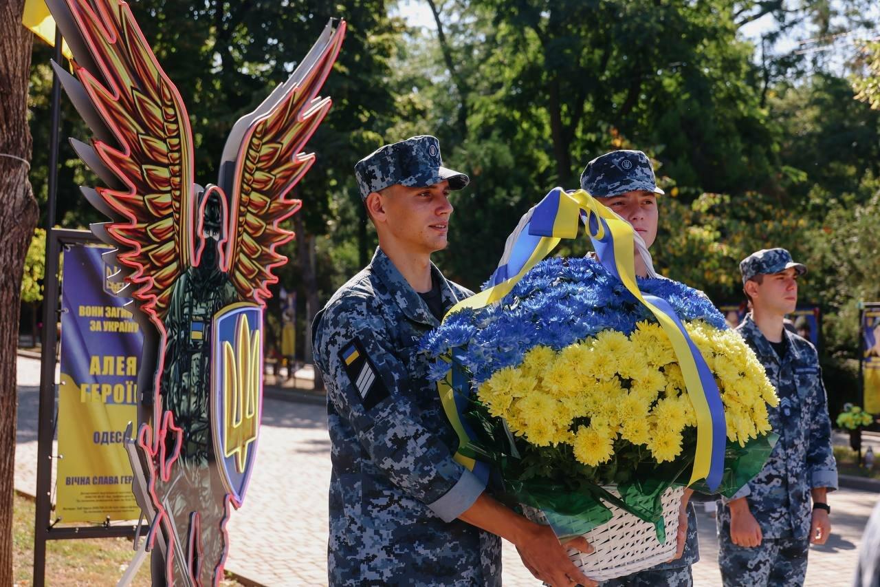 В Одесі на Алеї Героїв увіковічнили ще 48 імен полеглих захисників