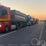 На трасі Одеса—Рені стоїть багатокілометровий затор — що відбувається на мосту в Маяках