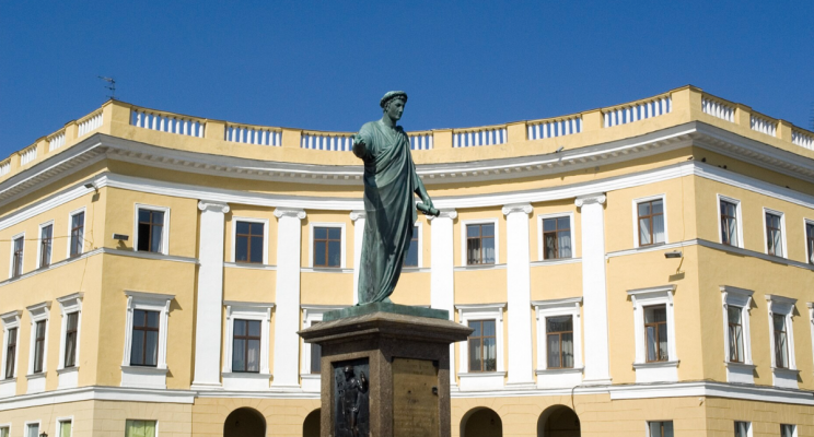 Після років консервації одеситам відкрили пам’ятник Дюку де Рішельє та показали його стан — ВІДЕО