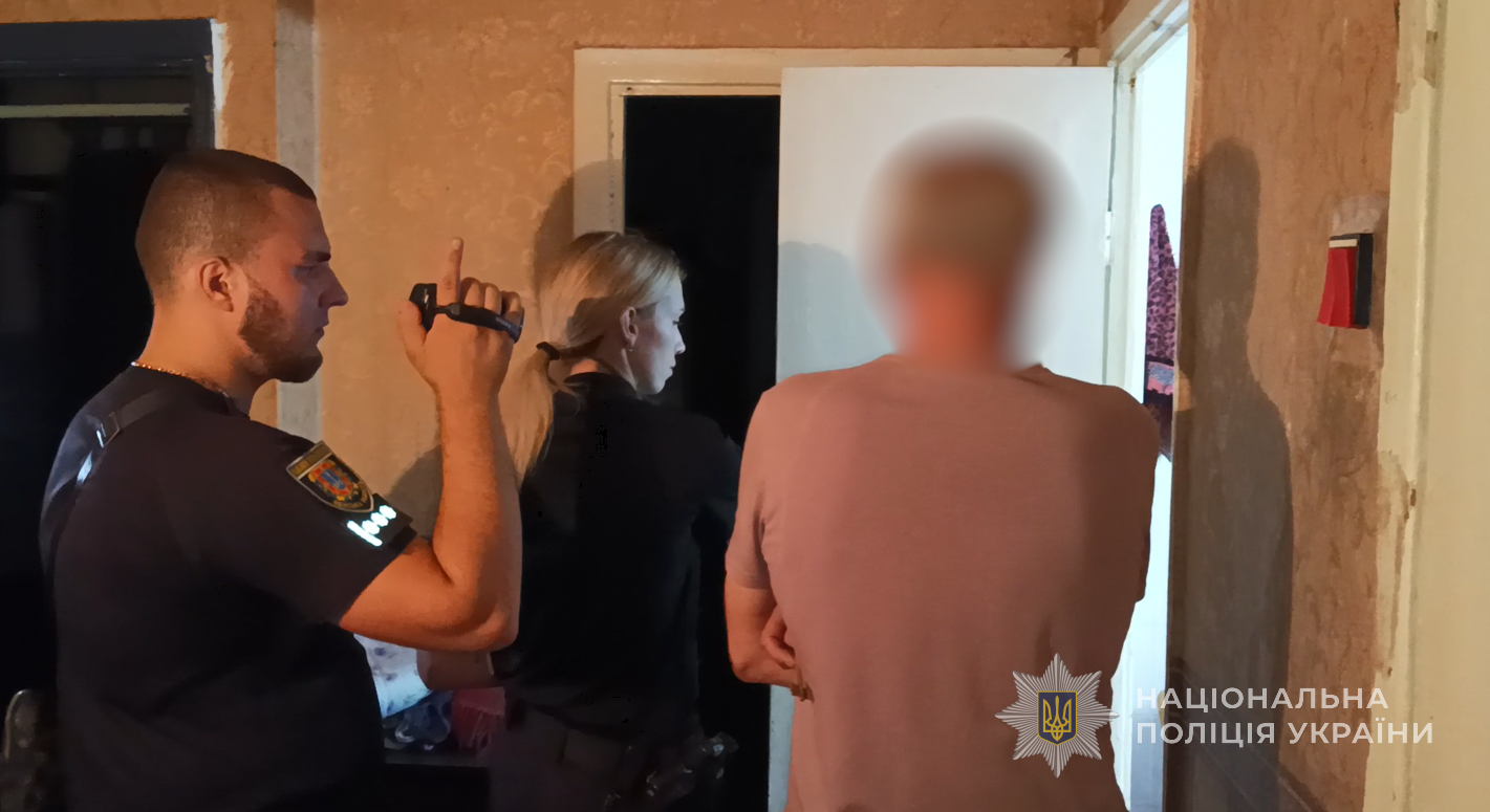 В Одесі поліція розслідує вбивство: чоловік задушив матір через пенсійну картку