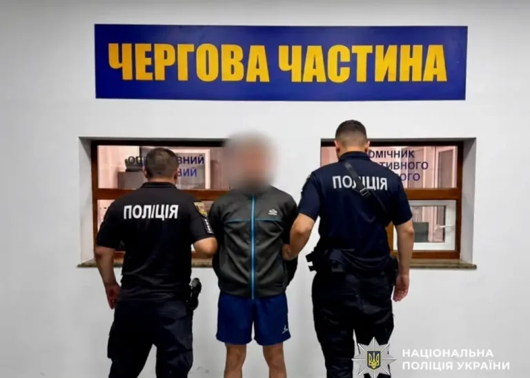 В Одесі заарештували чоловіка після стрілянини по військових ТЦК — він стверджує, що захищав перехожого