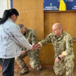 Внаслідок атаки FPV-дронів загинув прикордонник — на Одещині його нагороду вручили родині