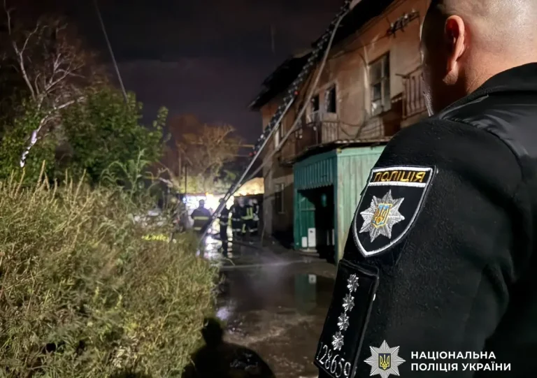 В Одесі стався вибух у квартирі — рятувальники та поліція працюють на місці
