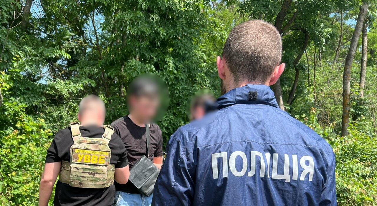 Обіцяв вивезти ухилянта через КПП за $20 тис: одесита скерували до суду за організацію схеми
