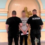 У Одесі під судом опиниться чоловік за нічні тортури знайомого співмешканки із застосуванням кайданків, дроту й молотка