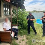 В Одеській області затримали військового, підозрюваного в нападі з автомата на тещу та зберіганні арсеналу