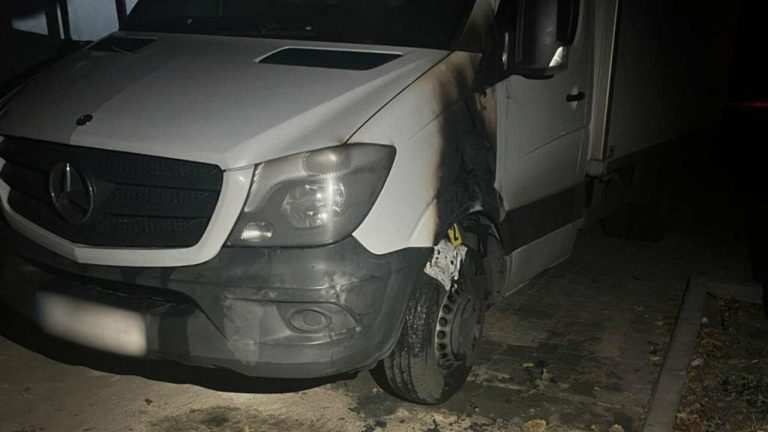 В Одесі заарештували чоловіка, підозрюваного у підпалі Mercedes за кількасот гривень