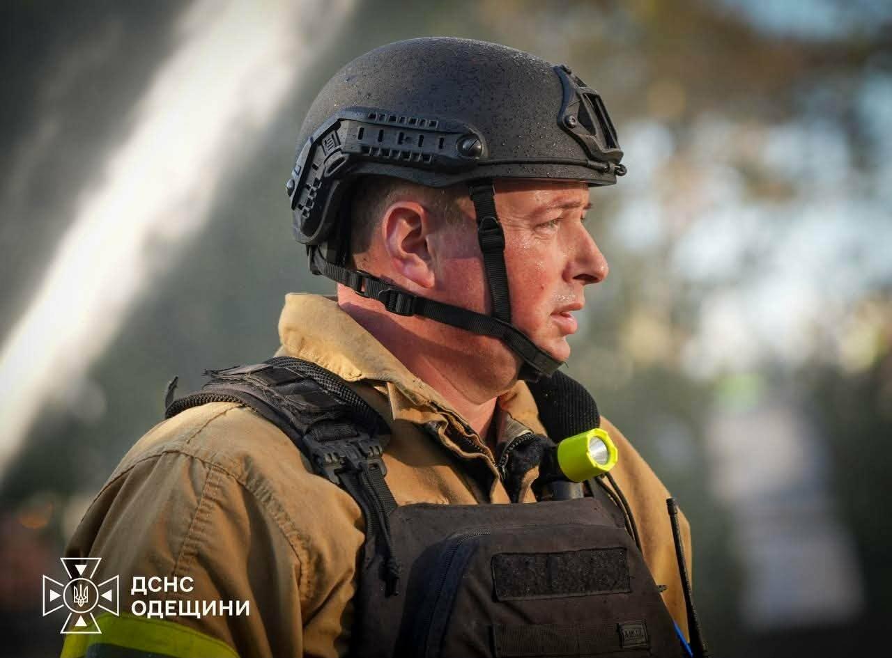 У Одесі загорілася квартира — рятувальники вивели двох людей