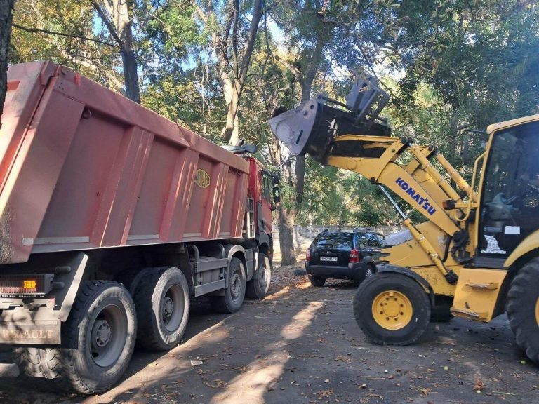 В Одесі розпочали масштабне оновлення території — 2900 м² тротуарів із тактильною плиткою