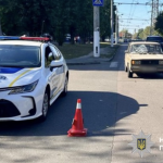 В Одесі розслідують ДТП: ВАЗ збив людину, яка тримала велосипед у руках