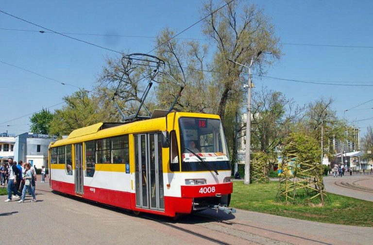 В Одесі трамваї №17 і №18 тимчасово виведені з маршрутів через зміну руху