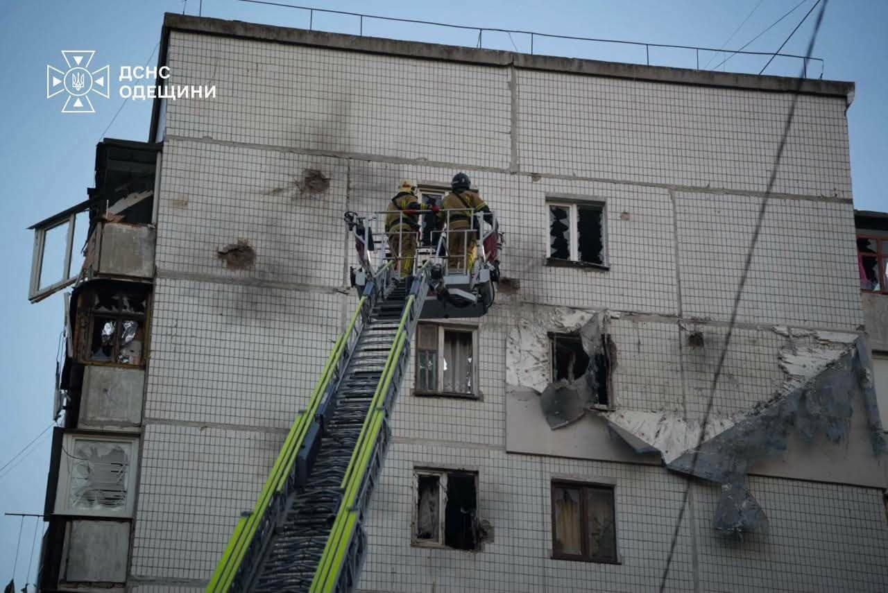Нічний обстріл Одещини: внаслідок ворожого удару загинув чоловік, пошкоджено житлові будинки — ОНОВЛЮЄТЬСЯ
