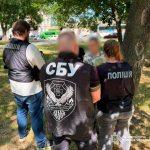В Одесі затримали чоловіка з Кіровоградщини, який перевозив у маршрутці гранату й вибухівку