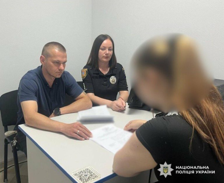 В Одещині засудили 17-річну за шахрайство з продажем неіснуючих телефонів
