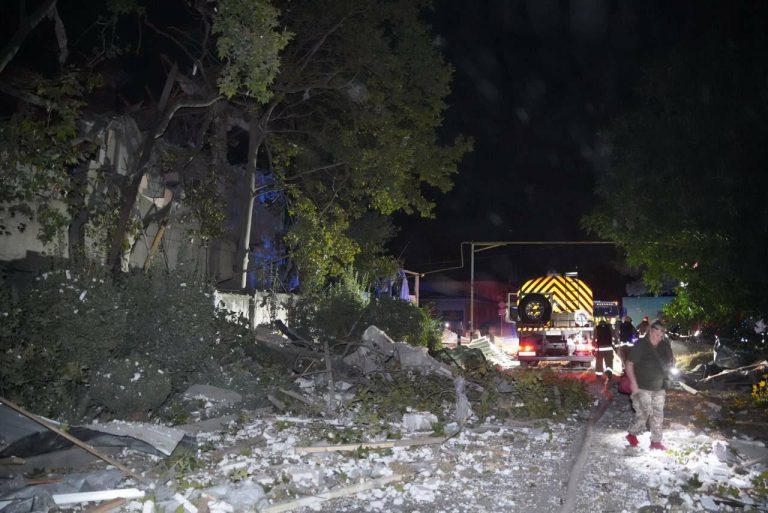 Нічний удар по багатоповерхівці в Одесі: що відомо зараз