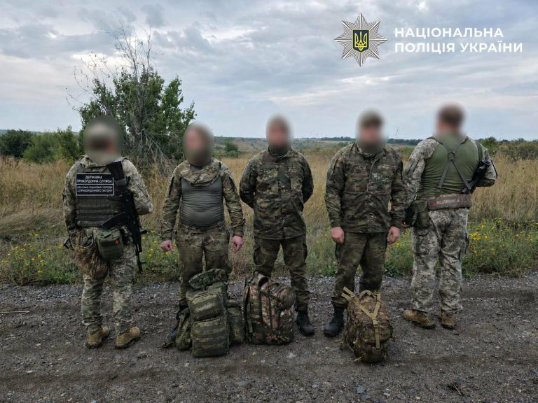 На Одещині викрили мережу переправлення чоловіків до Молдови через Telegram, криптогаманець і авто «розвідник»