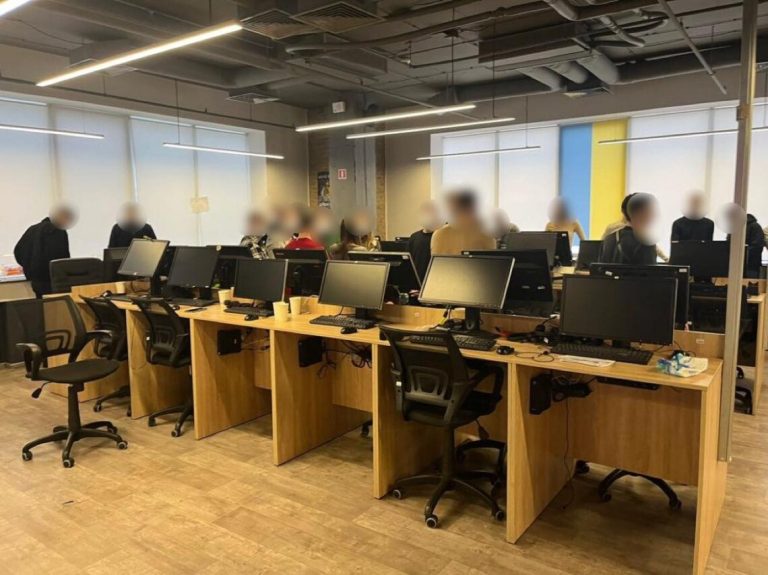Одещина серед регіонів-лідерів за кількістю справ проти шахрайських кол-центрів