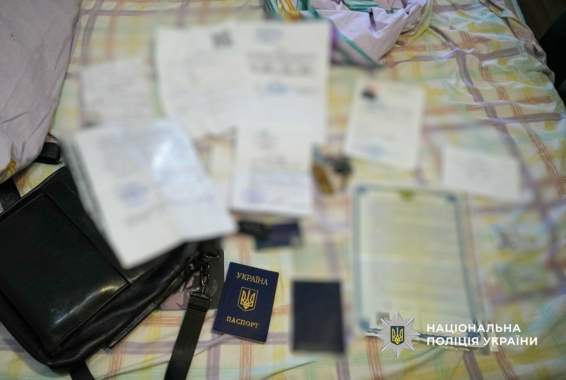 В Одесі викрили шахрая, який за гроші підшуковував для іноземців «наречених» і організовував фіктивні шлюби
