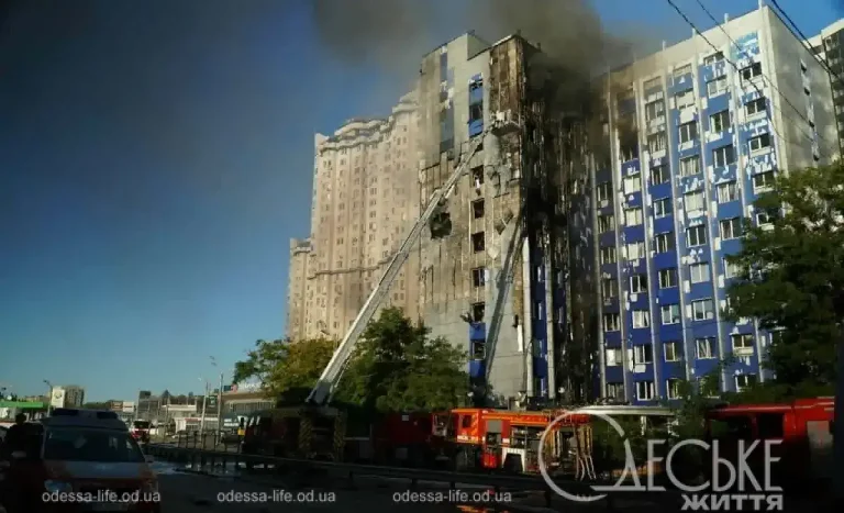 Російський удар по серцю Одеси: число постраждалих зростає — фоторепортаж (оновлено)