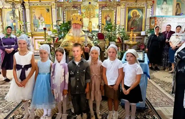 Чому все село на Одещині слухає священника, якого називають «ватажком місцевої мафії»