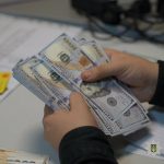 В Одесі затримали лікаря за підозрою у вимаганні 6 тисяч доларів за оформлення «інвалідності»