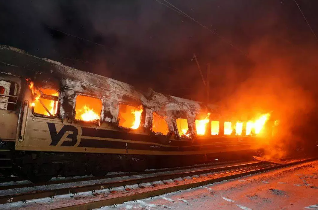 Своєчасна евакуація врятувала пасажирів після влучення російського дрона біля поїзда Одеса – Дніпро