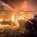 Палаючі авто й пошкоджені будинки: ДСНС показує наслідки атаки на Одещину — оновлюється
