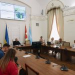 В Одесі запроваджують нові правила для дворів: заборона паркування на газонах, контроль парканів і сміття