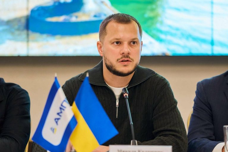 Унаслідок ударів Росії по портах і суднах вантажопереробка Великої Одеси скоротилася більш ніж у 15 разів