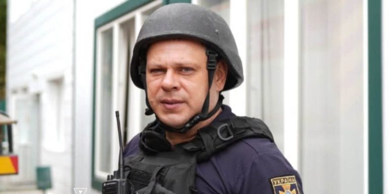 На Одещині в ДТП за участю мікроавтобуса й вантажівки постраждали троє