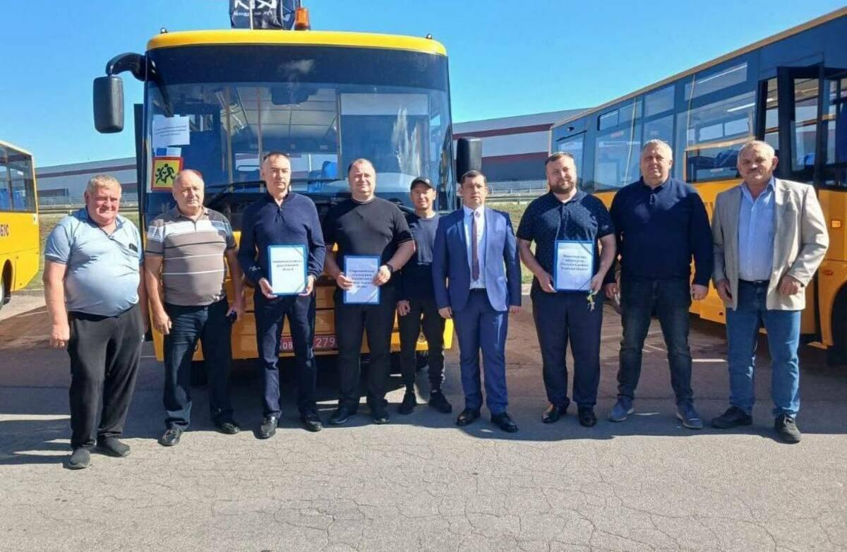 Одеські школи отримали нові інклюзивні автобуси