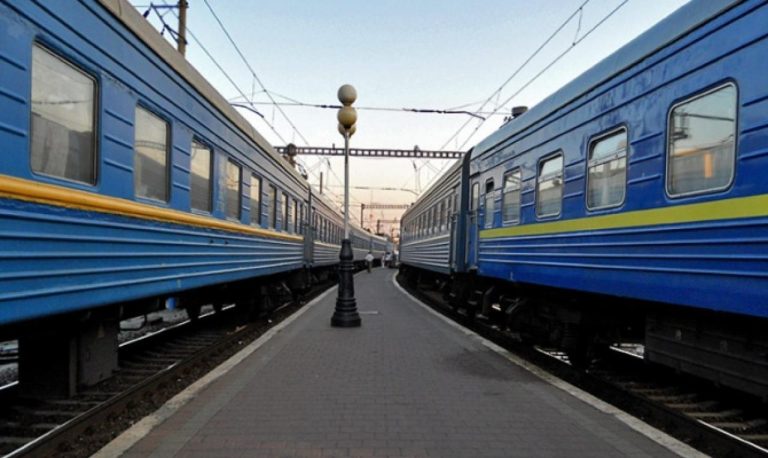 Атаки змусили Укрзалізницю змінити маршрути — поїзди з Одеси спізнюватимуться до 6 годин